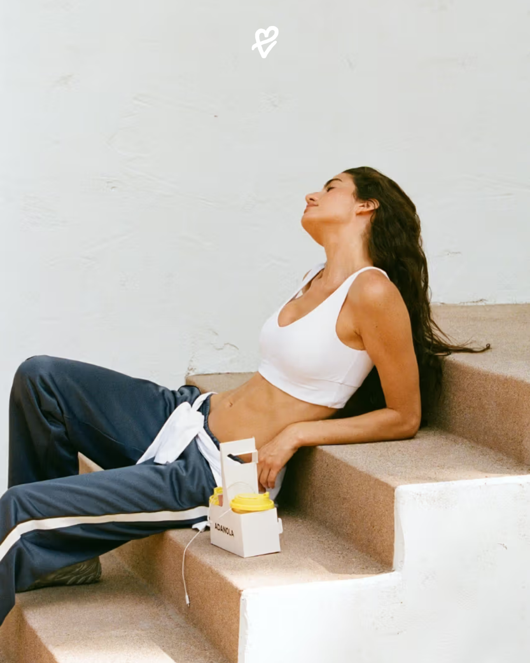 Günlük stil içinde kullanılan minimal tasarımlı Adanola Ultimate activewear kombinleri