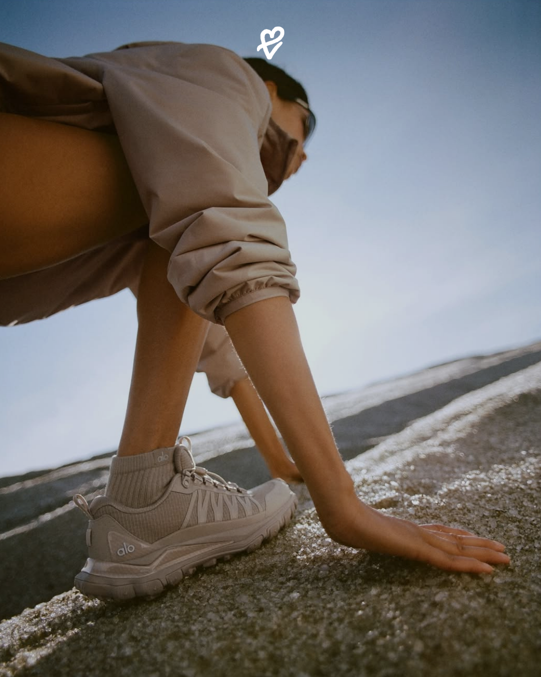 Alo Trail sneaker ile şehirden doğaya uzanan modern hareket tarzını yansıtan stil