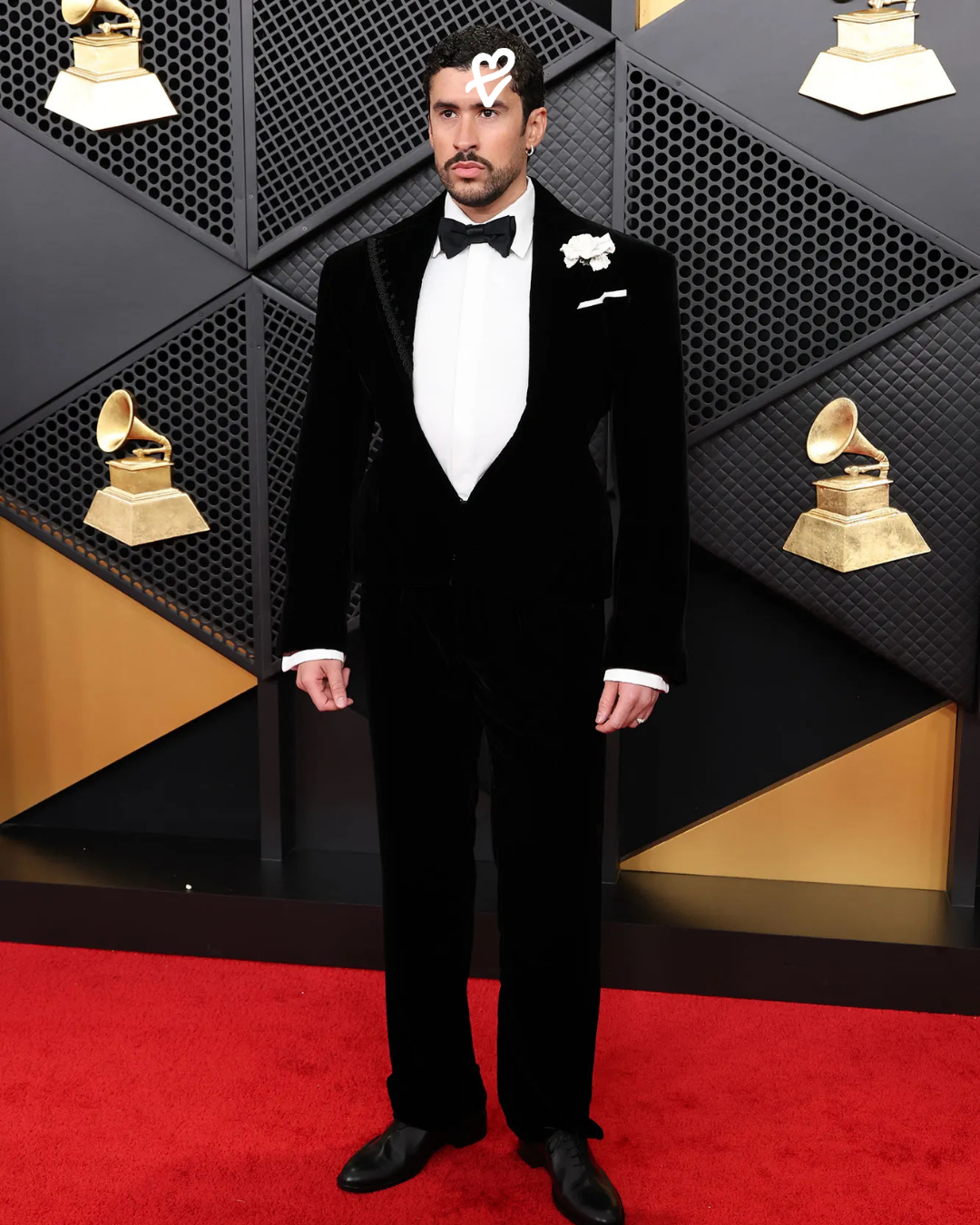 Grammy 2026 kırmızı halısında ünlü sanatçıların couture tasarımlarla verdikleri stil mesajlarını yansıtan editoryal bir görünüm.