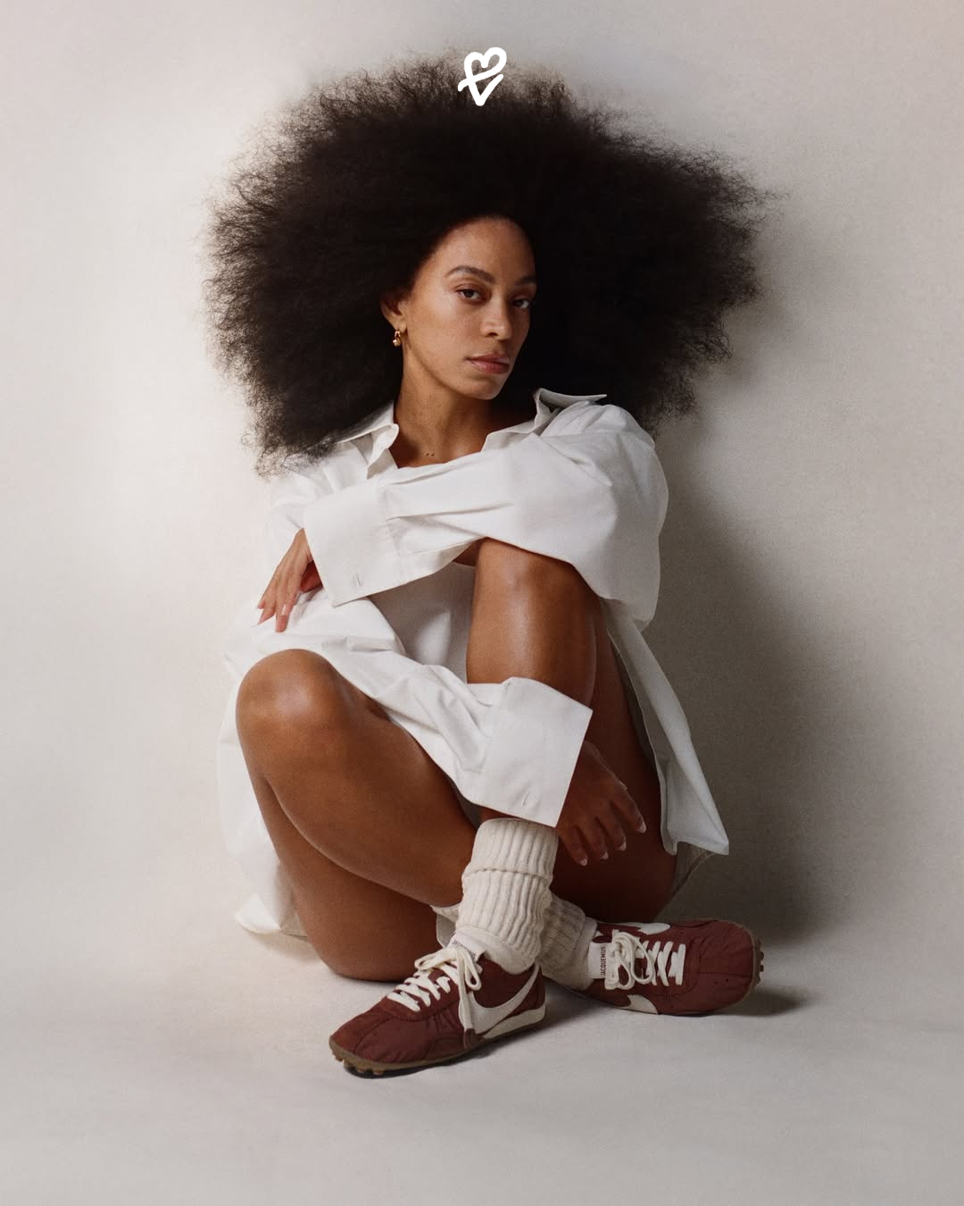 Jacquemus ve Nike iş birliğinden Moon Shoe modelinin pastel tonlardaki zarif tasarımı