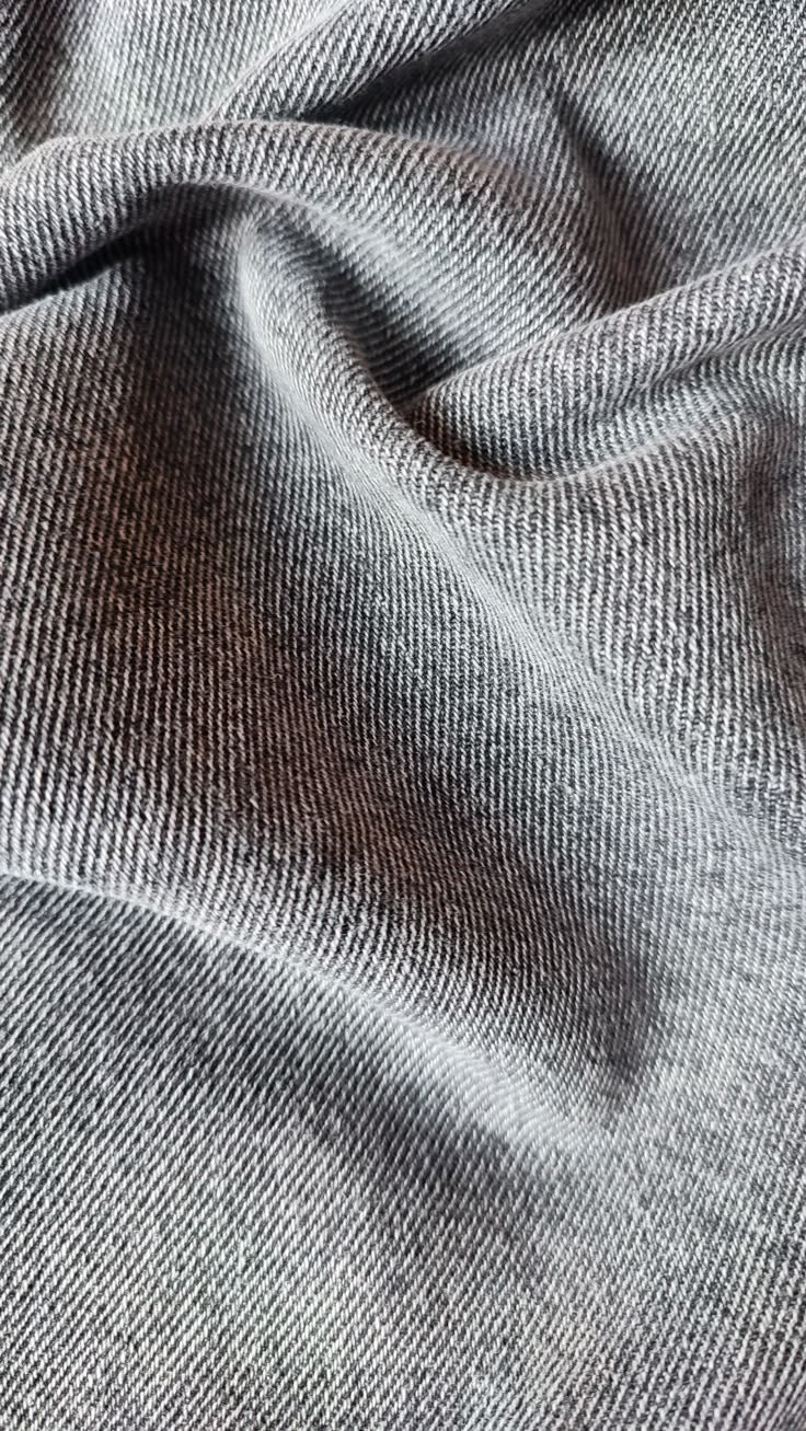 Kaşmir kumaştan üretilmiş zarif bir kazak detay görüntüsü