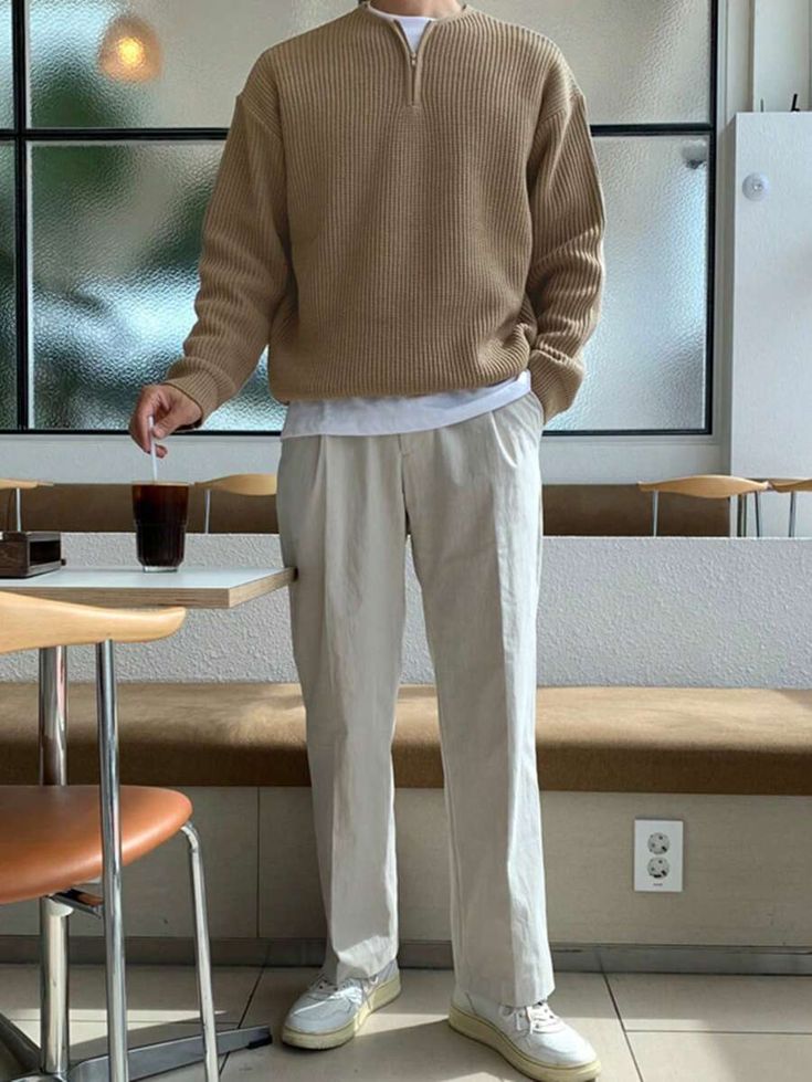 Regular fit kadın ve erkek kombin önerileriyle oluşturulmuş günlük ve klasik stil örnekleri
