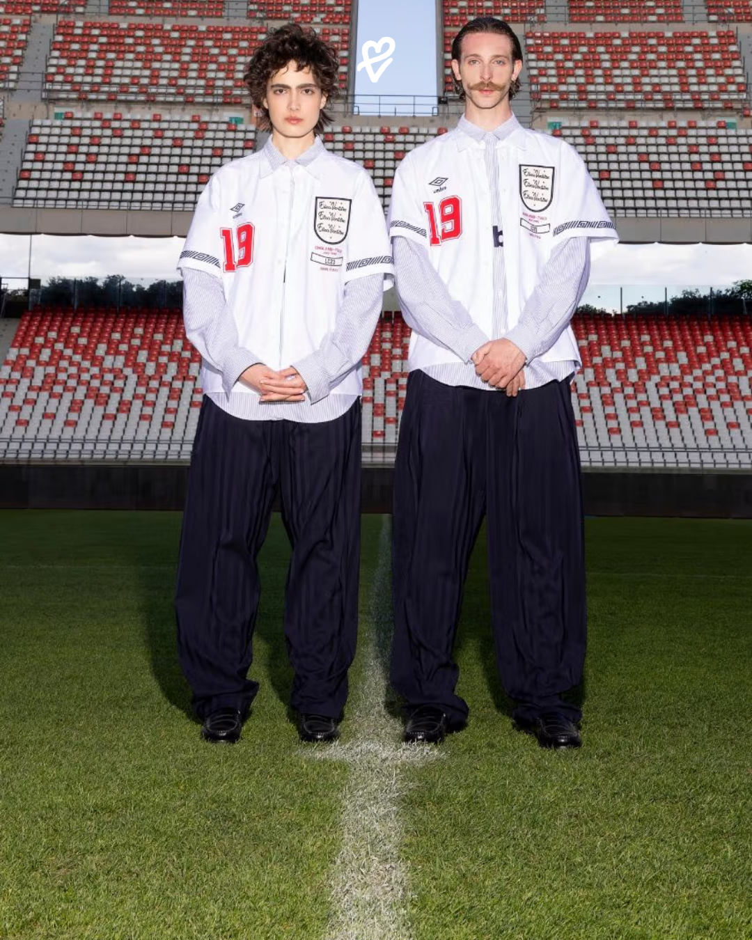 Umbro × LC23 #19 koleksiyonundan Italia 90 ilhamlı modern gömlek tasarımı