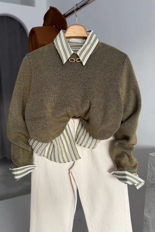 Avangart tarza sahip kadın ve erkeklerin sanatsal kombinleriyle öne çıktığı moda çekimi