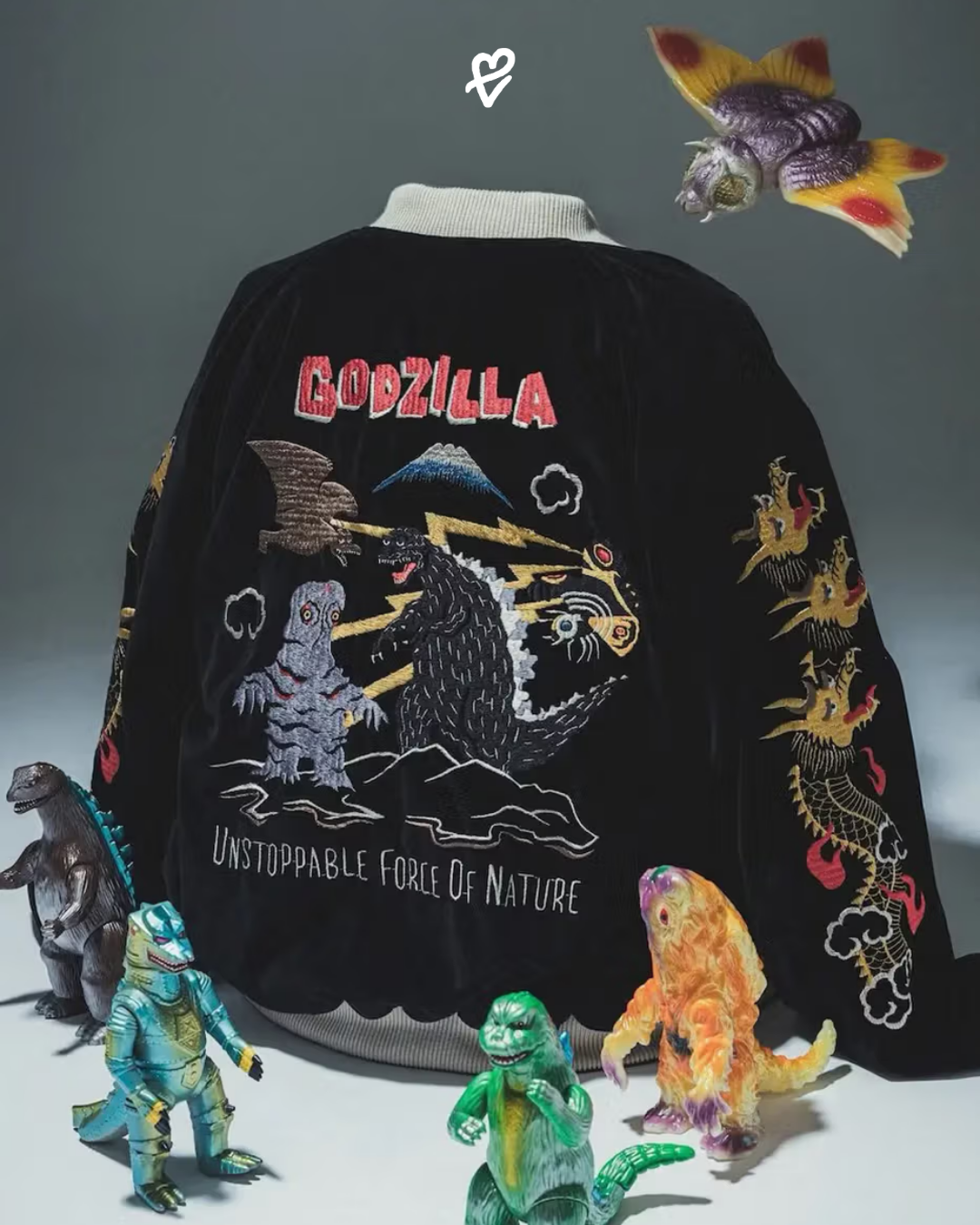 BEAMS JAPAN ve Tailor Toyo iş birliğiyle hazırlanan, Godzilla temalı siyah kadife sukajan ceket