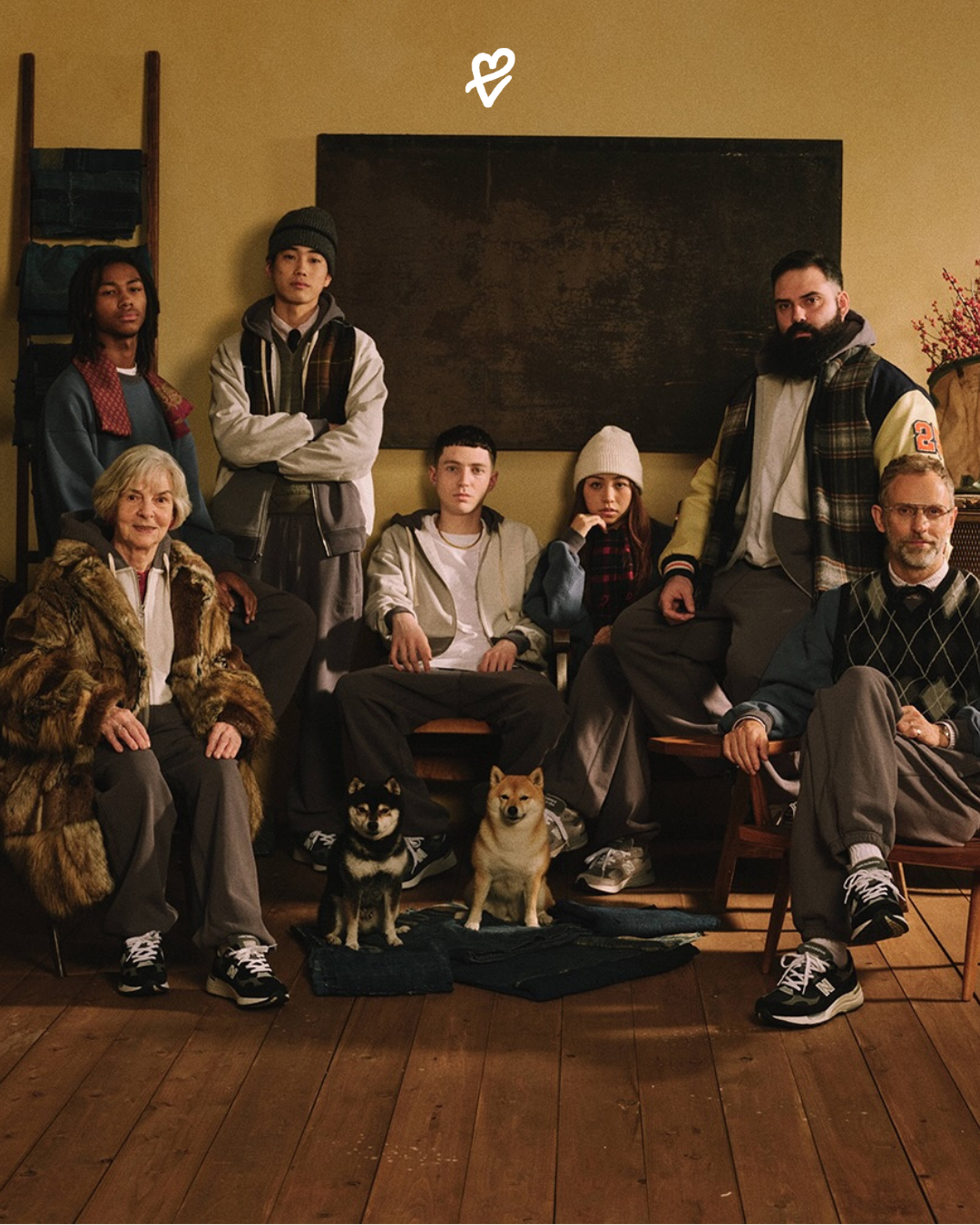 Beams ve New Balance iş birliğiyle hazırlanan, Heritage Gray ve Steel Blue tonlarının öne çıktığı Made in USA etiketli kapsül koleksiyon giyim parçaları