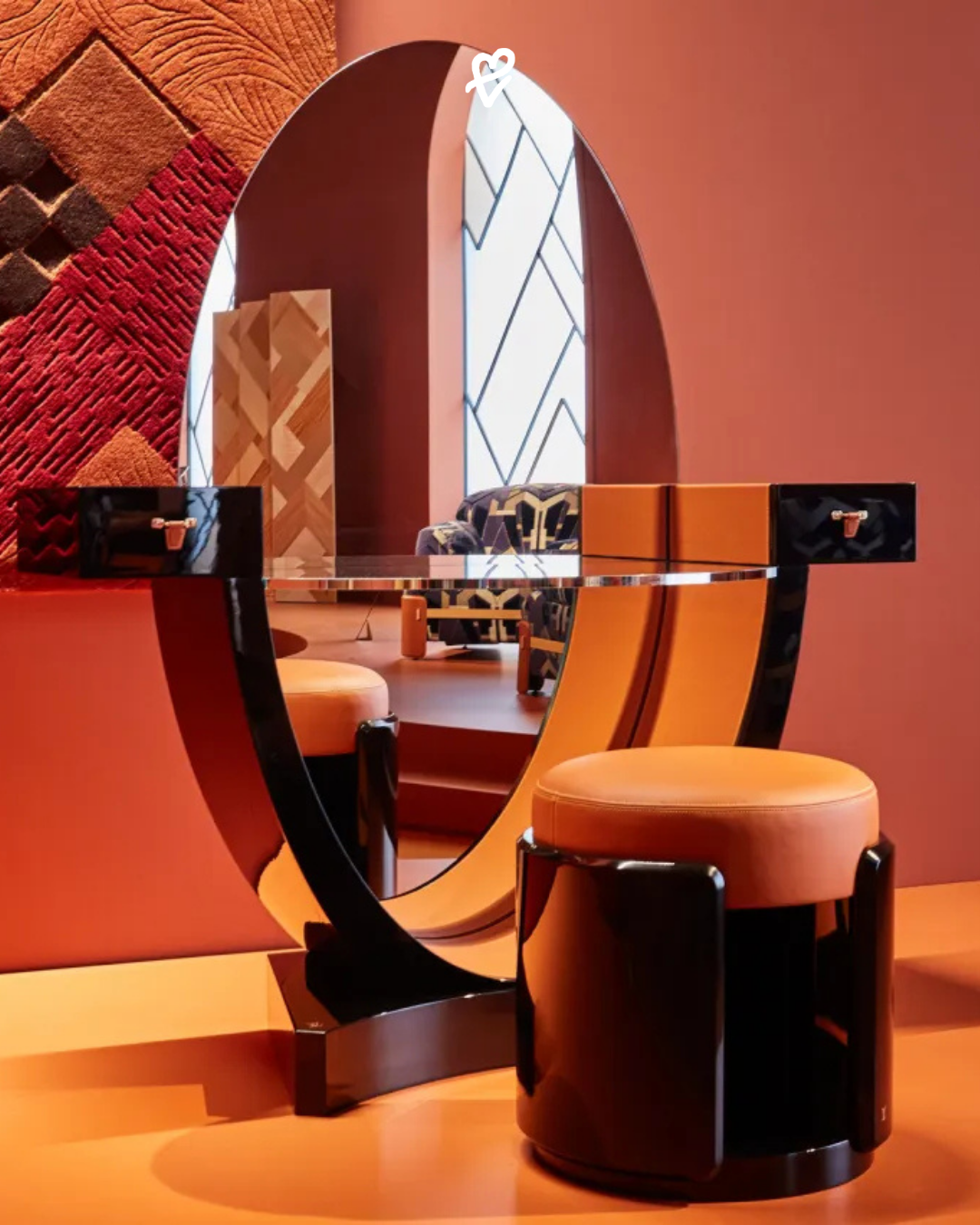 Louis Vuitton’un Palazzo Serbelloni’de sergilenen Objets Nomades koleksiyonundan modern tasarım objeleri