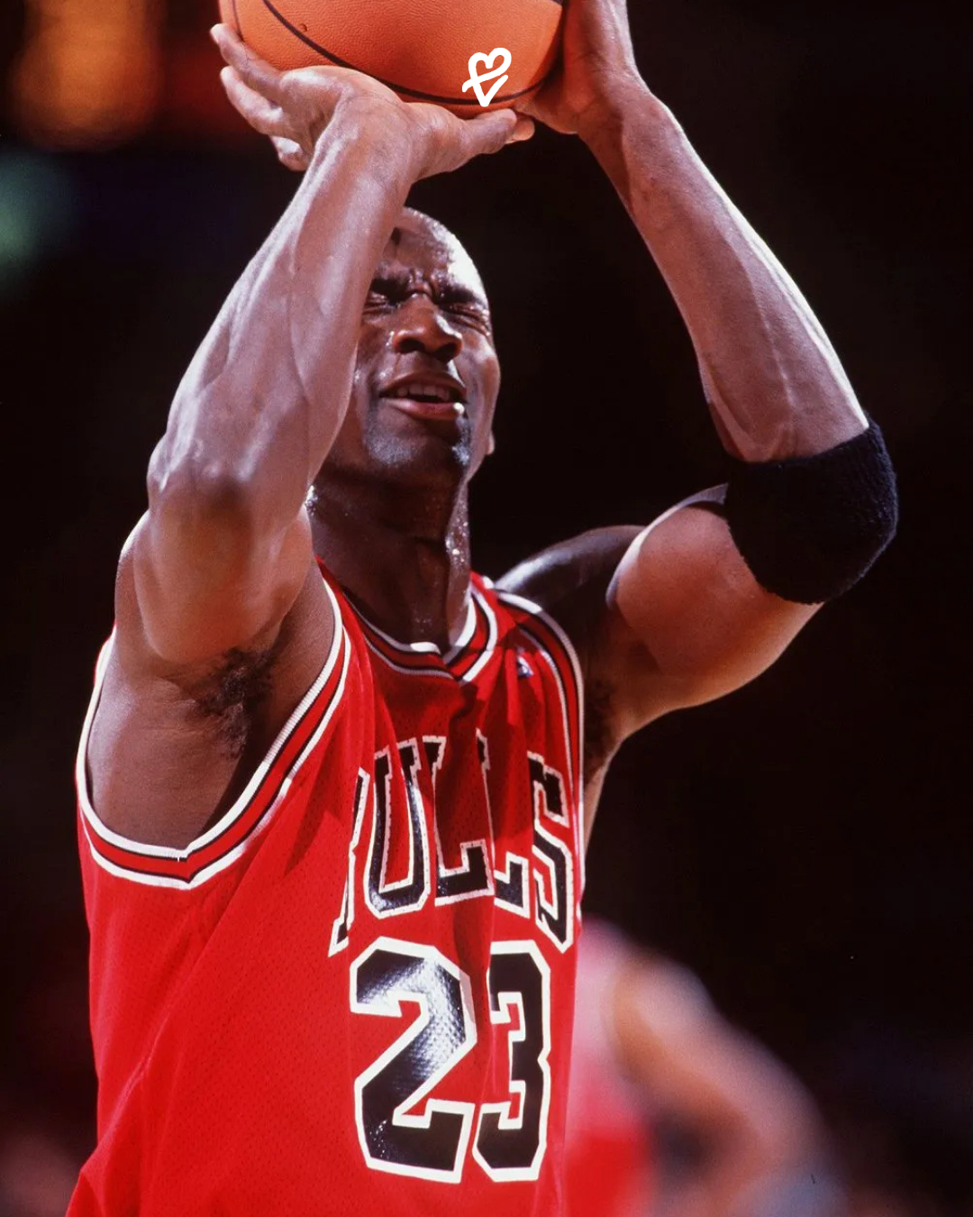 Michael Jordan’ın 1992 NBA Finalleri’nde giydiği Air Jordan VII “Closed Eyes” sneaker çifti