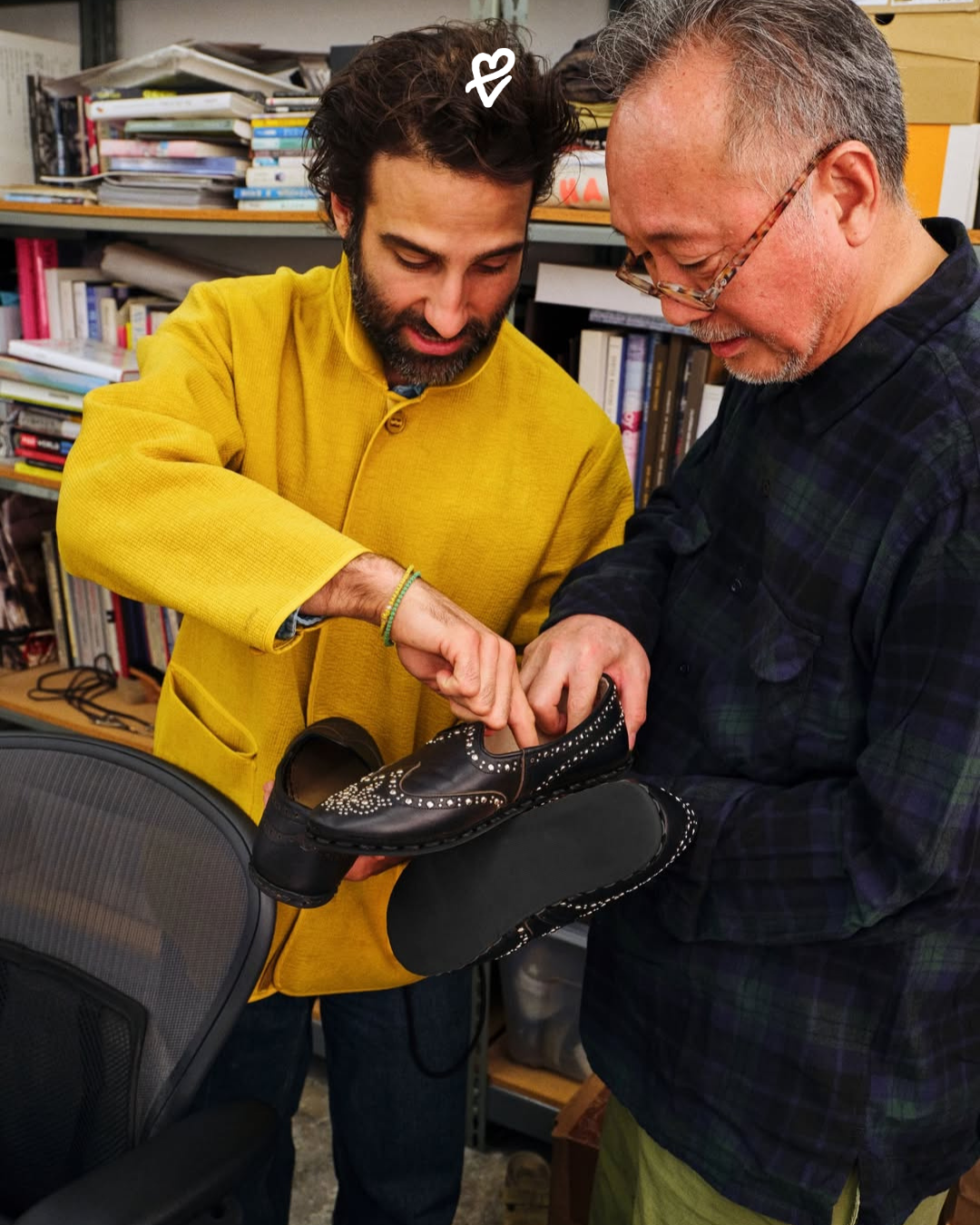 Sabah ve Engineered Garments iş birliğiyle tasarlanan perforated deri ve zımba detaylı özel ayakkabı koleksiyonu