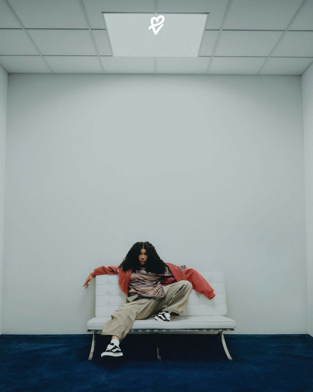 SZA, Vans’in yeni yaratıcı yöneticisi olarak poz veriyor