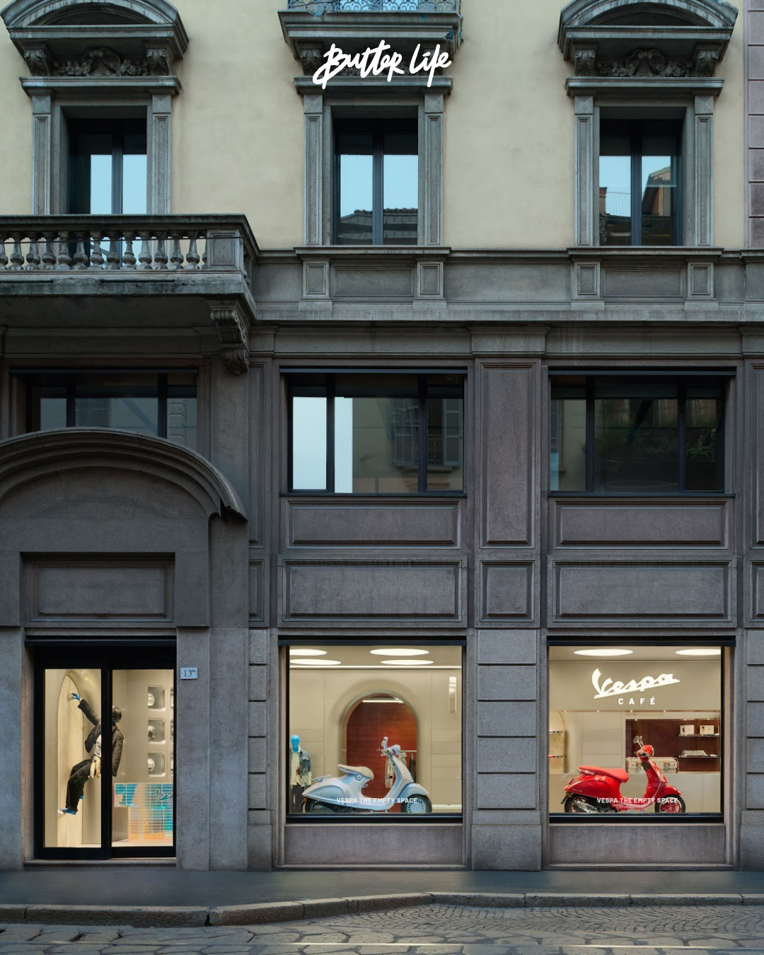 Vespa’nın Milano’daki yeni mağaza-kafe konseptinden iç mekan görünüşü